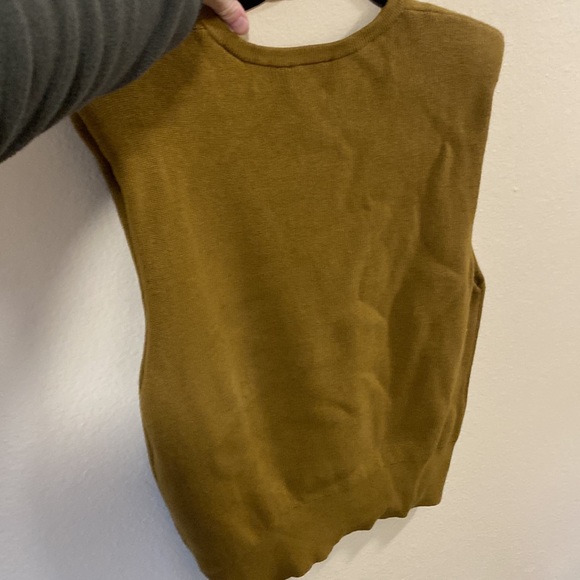 Express sleeveless sweater - Picture 2 of 3
